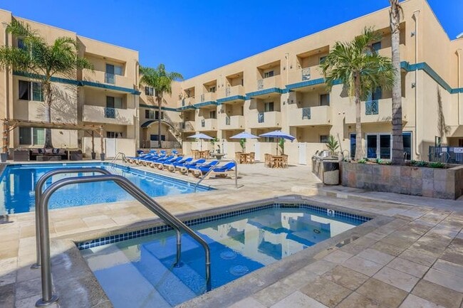 Del Rey Club Apartments in Playa Del Rey, CA - Foto de edificio - Building Photo