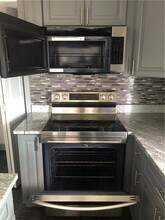 1217 Clouet St in New Orleans, LA - Building Photo - Building Photo