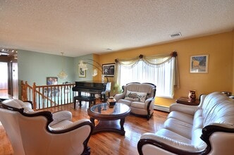 1063 Mason Ct in West Hempstead, NY - Building Photo - Building Photo