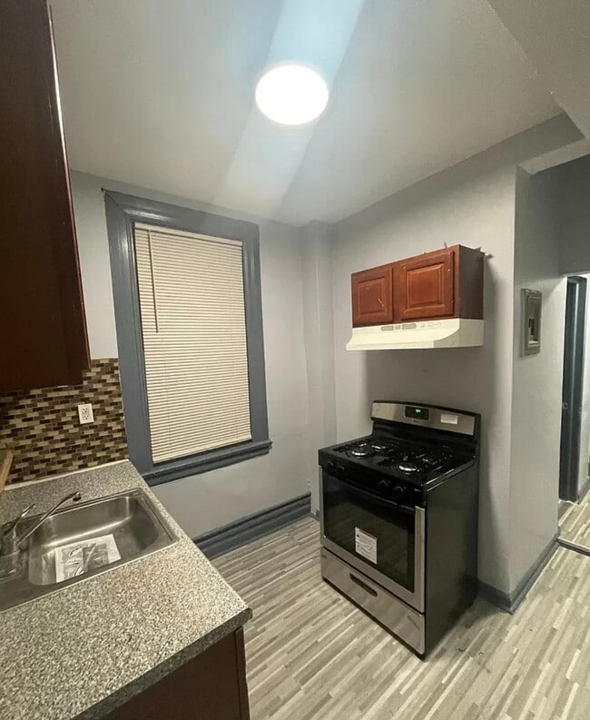 42 4th St, Unit 3L
