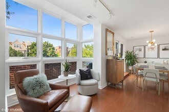 2757 N Wayne Ave in Chicago, IL - Building Photo - Building Photo