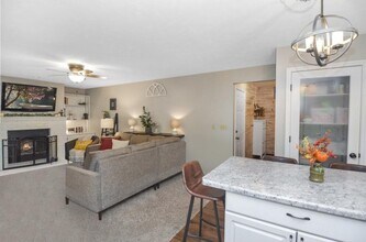 1612 Fairfield Dr in Normal, IL - Building Photo - Building Photo
