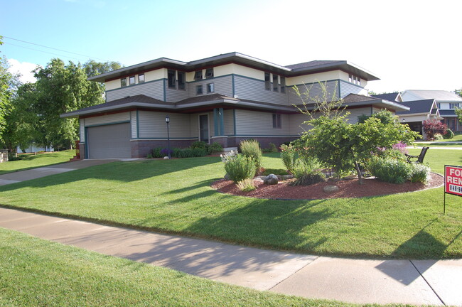 408 Azurene Ln in Verona, WI - Foto de edificio - Building Photo