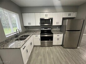 119 Gordon Ave S in Lehigh Acres, FL - Building Photo