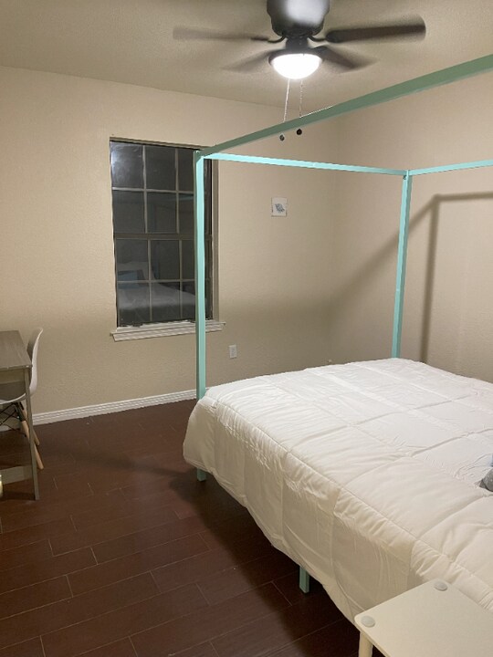 10785 Silver Creek Dr in Pensacola, FL - Building Photo