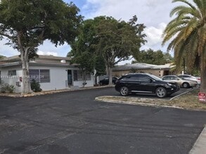 2525 Polk St in Hollywood, FL - Building Photo - Building Photo