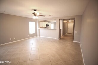 1744 Maddison Cir in San Tan Valley, AZ - Foto de edificio - Building Photo