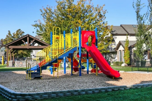 Sterling Pointe Apartments