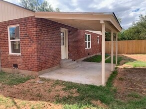 1008 W Michigan Ave in Midland, TX - Building Photo - Building Photo