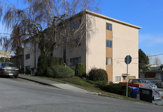 Westview Apartments in New Westminster, BC - Building Photo - Primary Photo