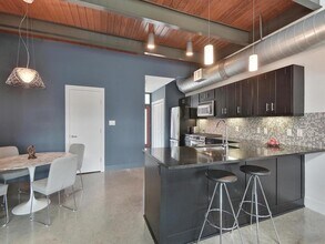 2205 N Lamar Blvd in Austin, TX - Foto de edificio - Building Photo