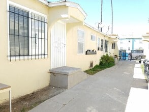 914-916 W 81st Street in Los Angeles, CA - Foto de edificio - Floor Plan