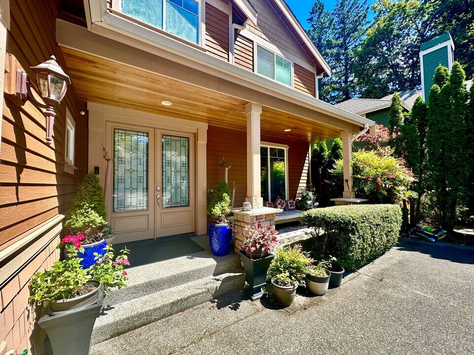 1130 140th Ave SE in Bellevue, WA - Building Photo