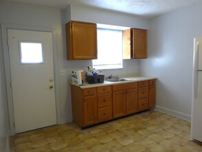 5595 Colerain Ave, Unit Apt 2 First Floor in Cincinnati, OH - Building Photo - Building Photo