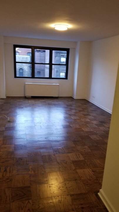 145 E 15th St in New York, NY - Building Photo
