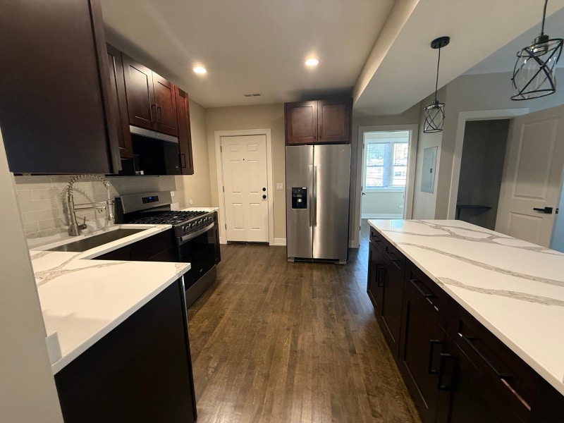 6147 N Claremont Ave in Chicago, IL - Building Photo