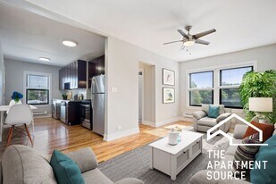 545 Chestnut St, Unit 203 in Winnetka, IL - Building Photo