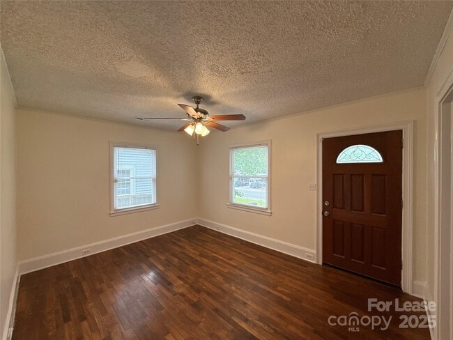 3307 Commonwealth Ave in Charlotte, NC - Building Photo - Building Photo