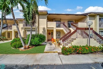 1977 SW 15th St in Deerfield Beach, FL - Foto de edificio - Building Photo