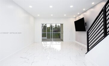 16697 Hemingway Dr in Weston, FL - Building Photo - Building Photo