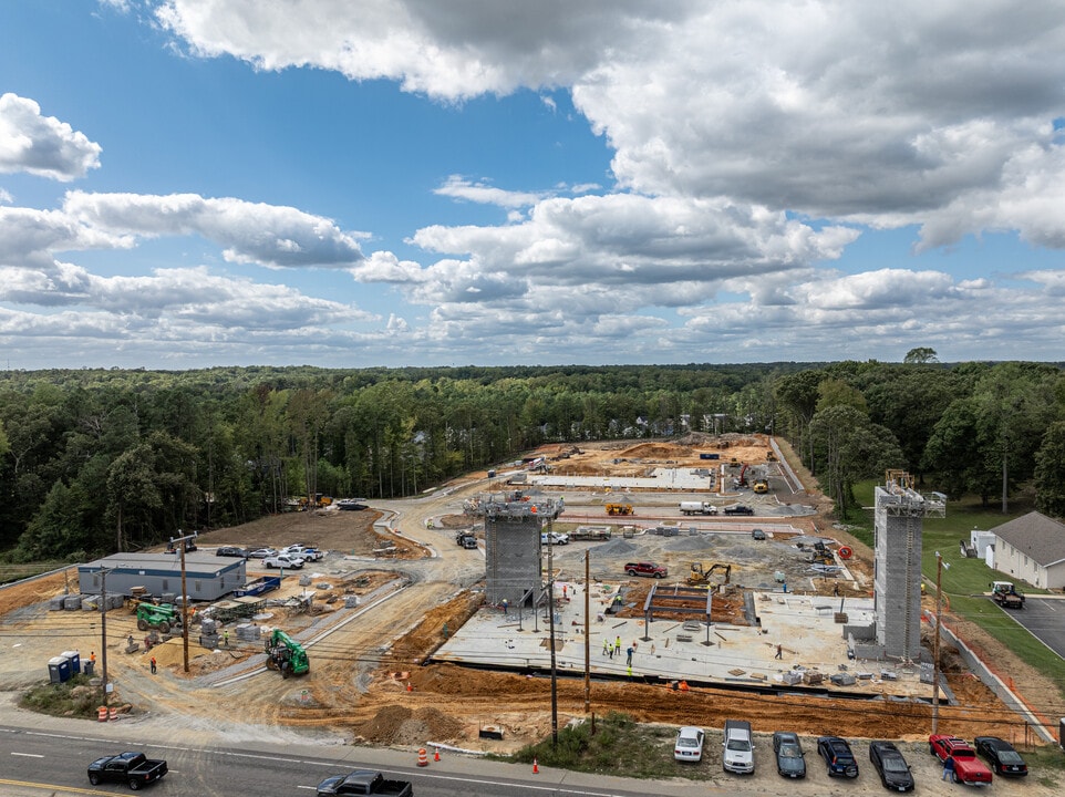 Colbrook Apartments in Chester, VA - Building Photo