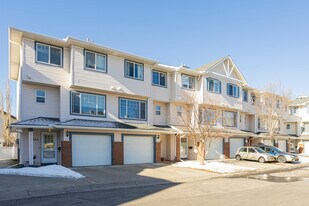 216 Rocky Ridge Crt NW in Calgary, AB - Building Photo