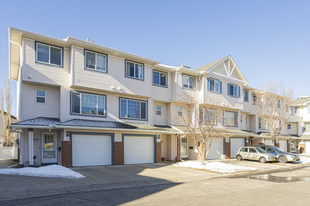 216 Rocky Ridge Crt NW in Calgary, AB - Building Photo