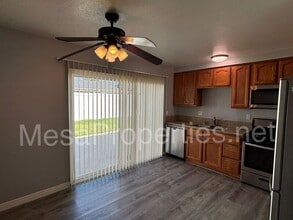 7715 Amethyst Ave in Rancho Cucamonga, CA - Building Photo - Building Photo