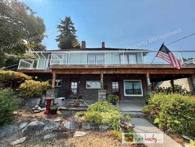property at 1612 Markham Ave NE