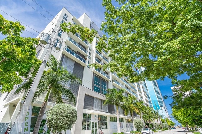 321 NE 26th St, Unit 508 in Miami, FL - Building Photo - Building Photo