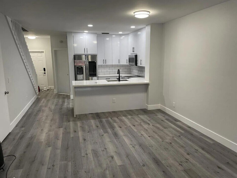 12171 SW 4th St in Pembroke Pines, FL - Building Photo