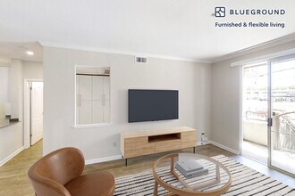 1300 The Alameda in San Jose, CA - Foto de edificio - Building Photo