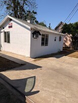 1716 1/2 Gage St, Unit REAR UNIT in Bakersfield, CA - Building Photo