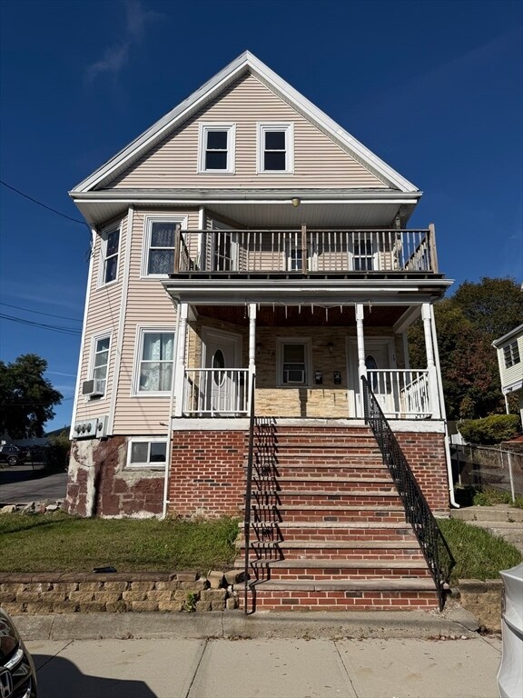 30 Newhall St, Unit #1 in Malden, MA - Foto de edificio - Building Photo