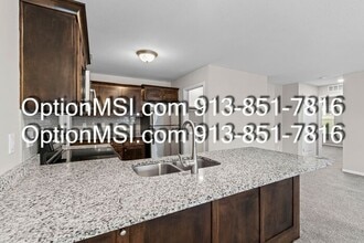 418 N Clayview Dr in Liberty, MO - Building Photo - Building Photo