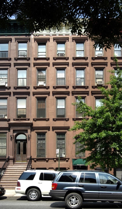 1976 Madison Ave in New York, NY - Building Photo