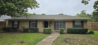 204 Murray Ln in Richardson, TX - Building Photo