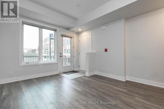 3580 Lake Shore Blvd W in Toronto, ON - Building Photo - Building Photo