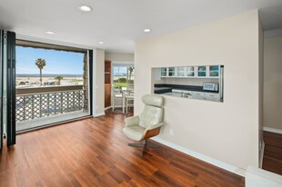 5155 W Point Loma Blvd in San Diego, CA - Building Photo