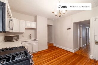 Room in Shared 4 bed/2 bath home, Unit D in Boston, MA - Foto de edificio - Building Photo