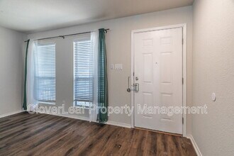 5826 Bronco Way in San Antonio, TX - Building Photo - Building Photo