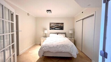 1830 S Ocean Dr, Unit 2204 in Hallandale Beach, FL - Foto de edificio - Building Photo