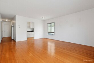 80 Terra Vista Ave in San Francisco, CA - Building Photo - Building Photo