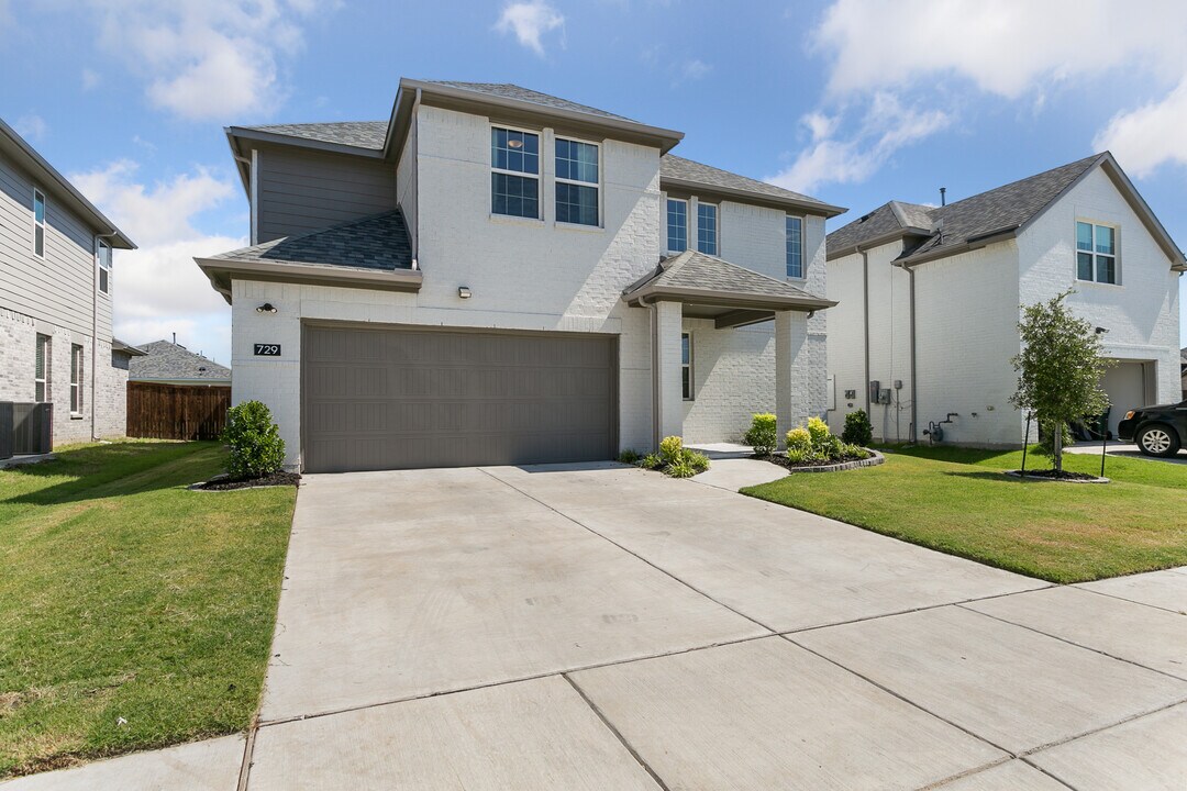 729 Rain Barrel Pl in Celina, TX - Foto de edificio