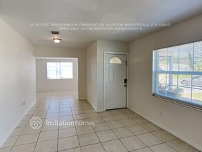 7910 W Powhatan Ave in Tampa, FL - Building Photo - Building Photo