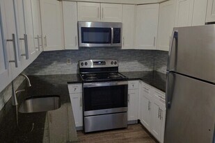 Oak Knoll in Norwalk, CT - Building Photo