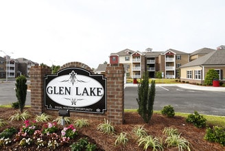 Glen Lake Apartments in Smithfield, NC - Foto de edificio - Building Photo
