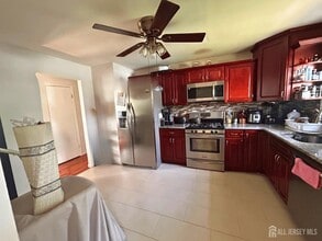 74 Washington Ave in Woodbridge Township, NJ - Building Photo - Building Photo