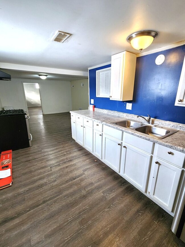 653 S 69th St in Milwaukee, WI - Building Photo - Building Photo