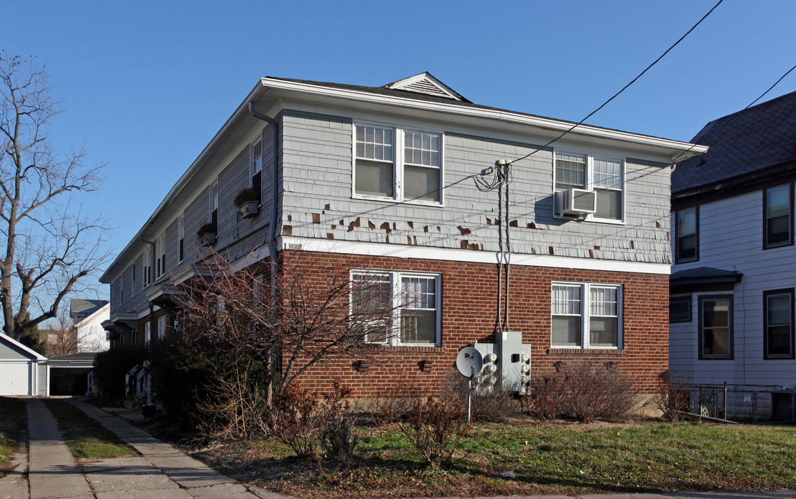 2036 Mills Ave in Norwood, OH - Building Photo